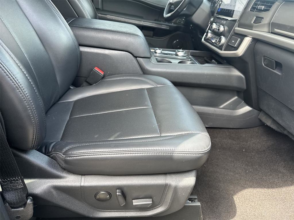 Thumbnail: 2022 Ford Expedition - 21