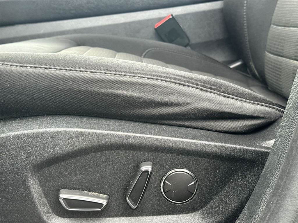 Thumbnail: 2019 Ford Edge - 21