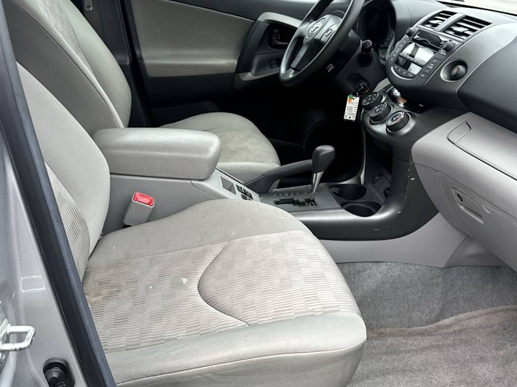 2010 Toyota RAV4 Base 21