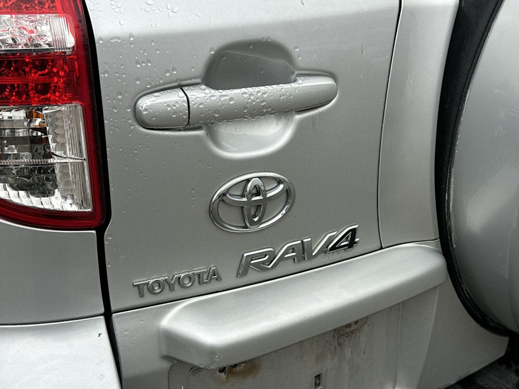 2010 Toyota RAV4 Base 19