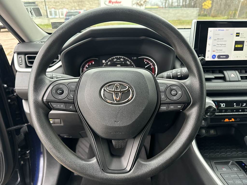 2023 Toyota RAV4 XLE 9