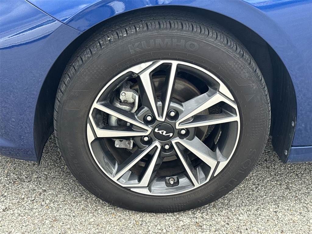 Thumbnail: 2024 Kia Forte - 7