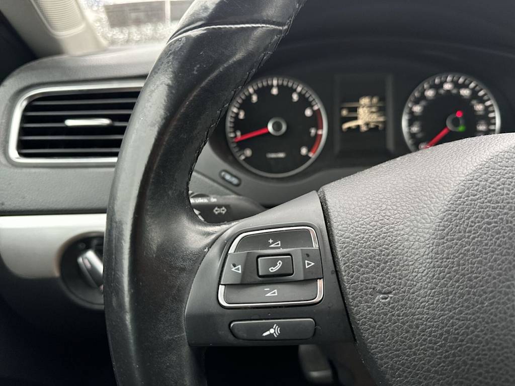 2014 Volkswagen Jetta SE 25