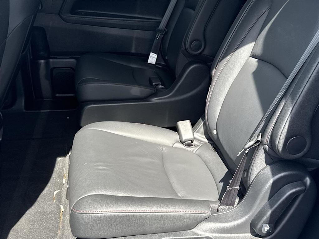 Thumbnail: 2026 Honda Odyssey - 9