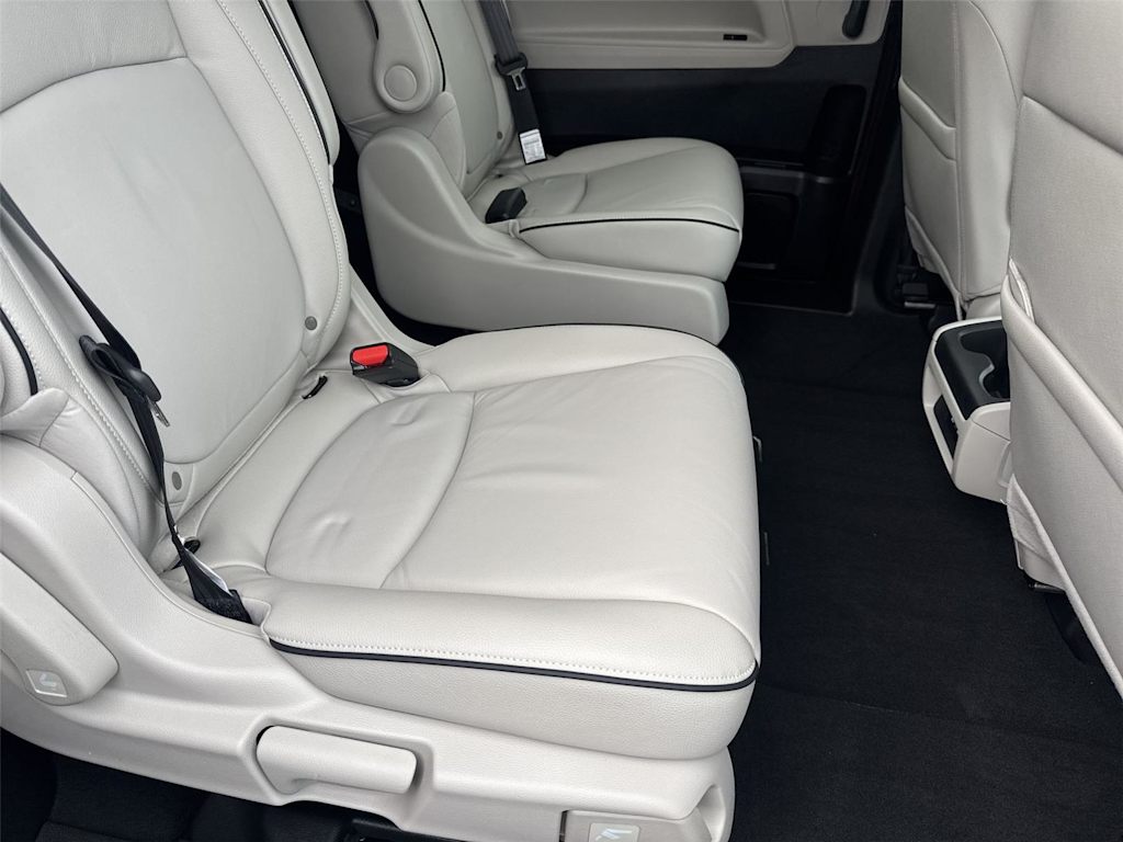 Thumbnail: 2026 Honda Odyssey - 8
