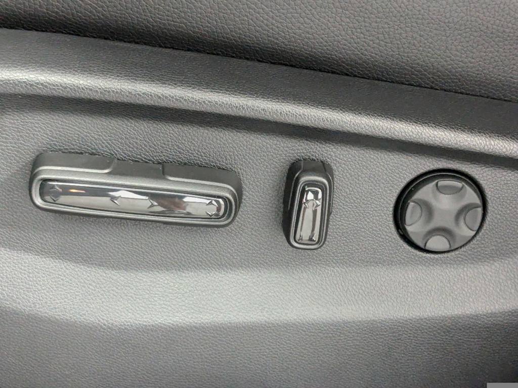 Thumbnail: 2026 Honda Odyssey - 15