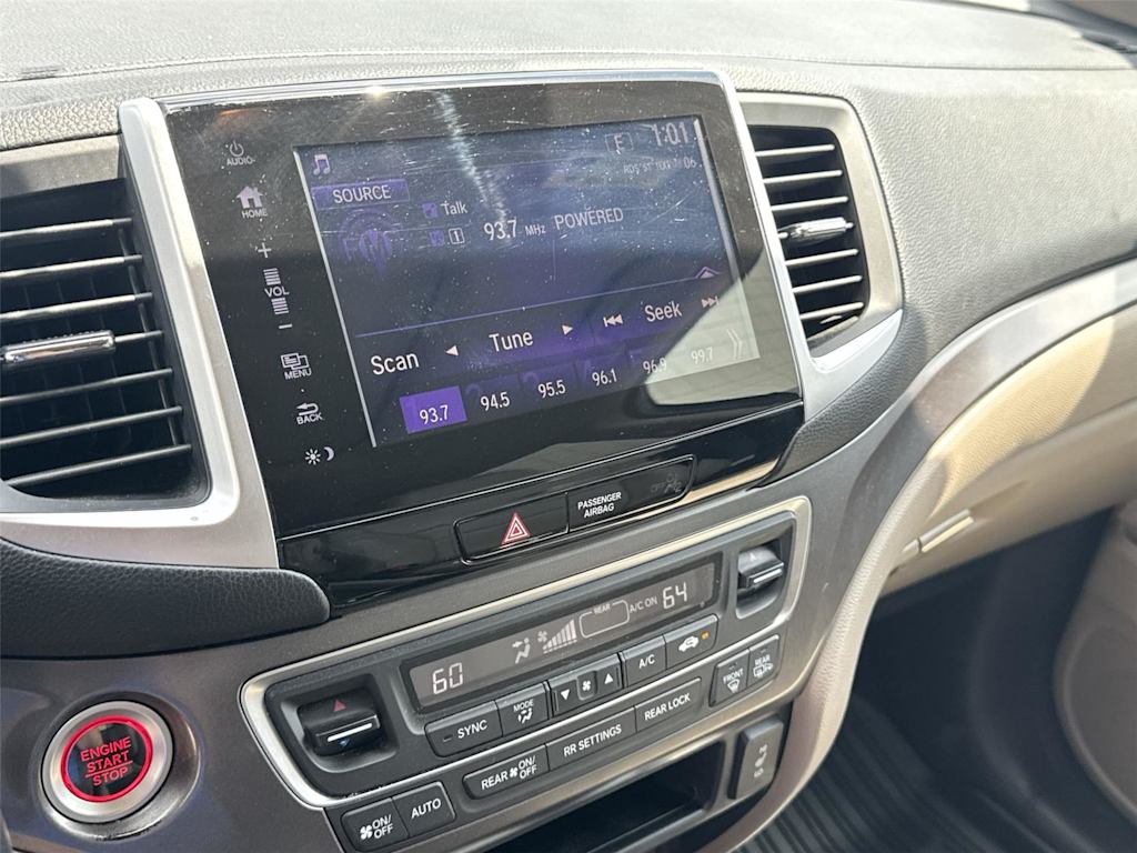 Thumbnail: 2018 Honda Pilot - 11