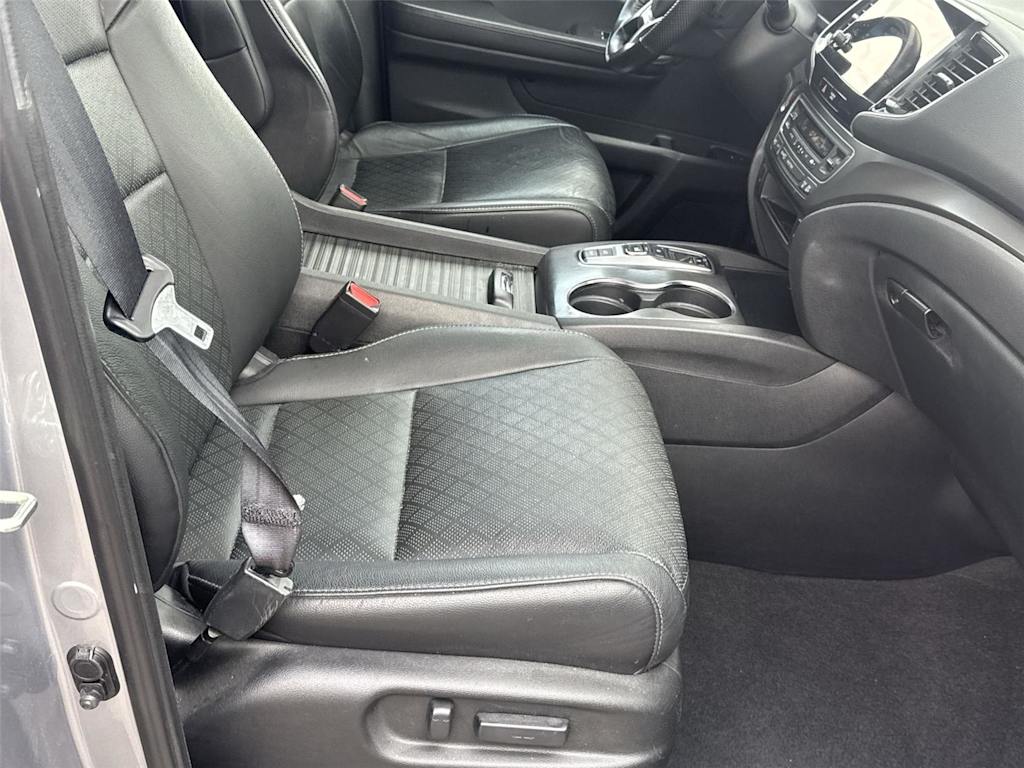 Thumbnail: 2020 Honda Passport - 21