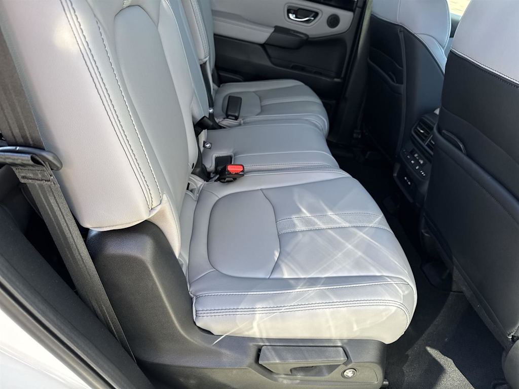 Thumbnail: 2025 Honda Pilot - 21