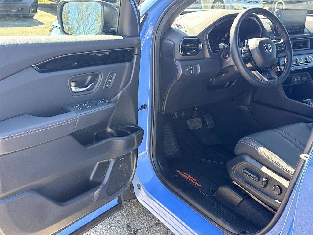 Thumbnail: 2025 Honda Pilot - 17