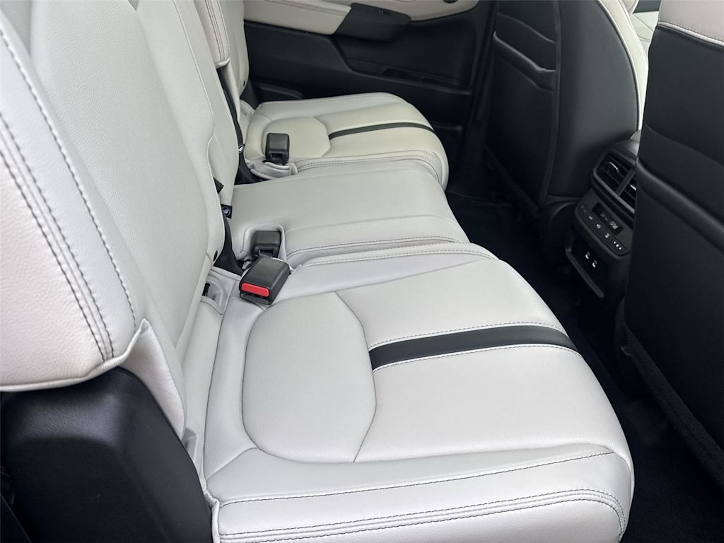 Thumbnail: 2026 Honda Pilot - 10