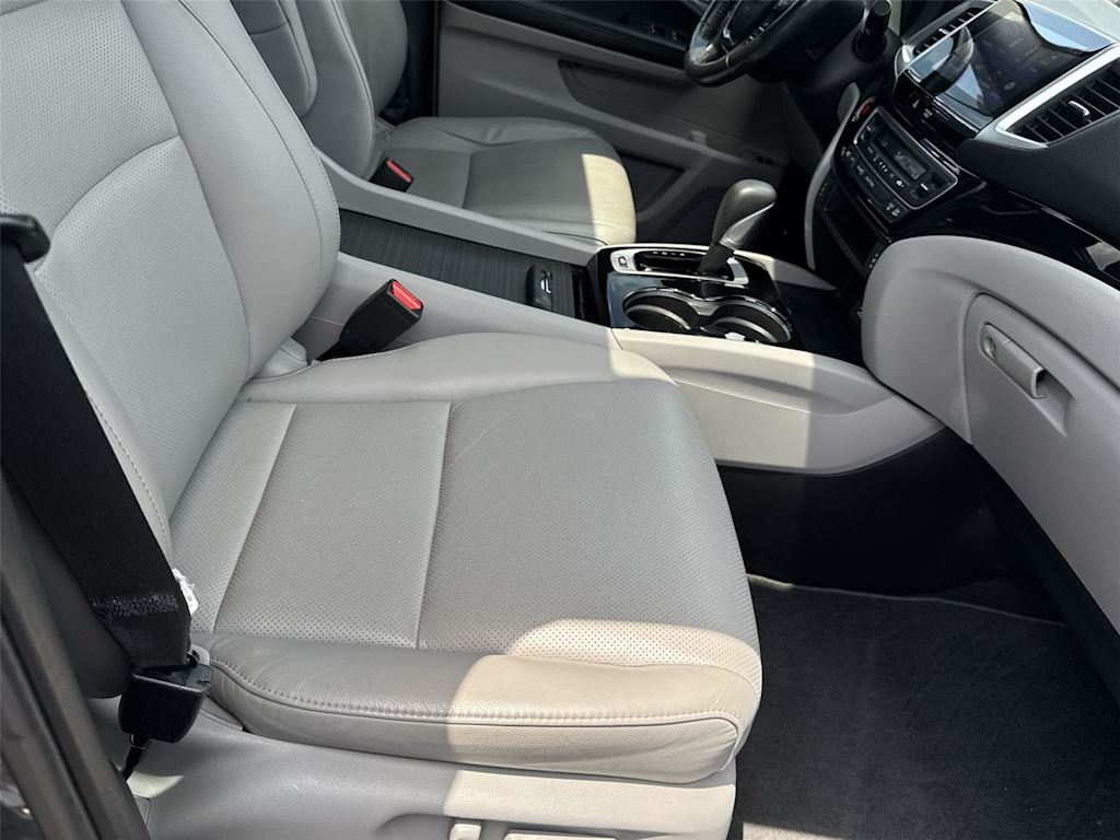 Thumbnail: 2019 Honda Ridgeline - 21