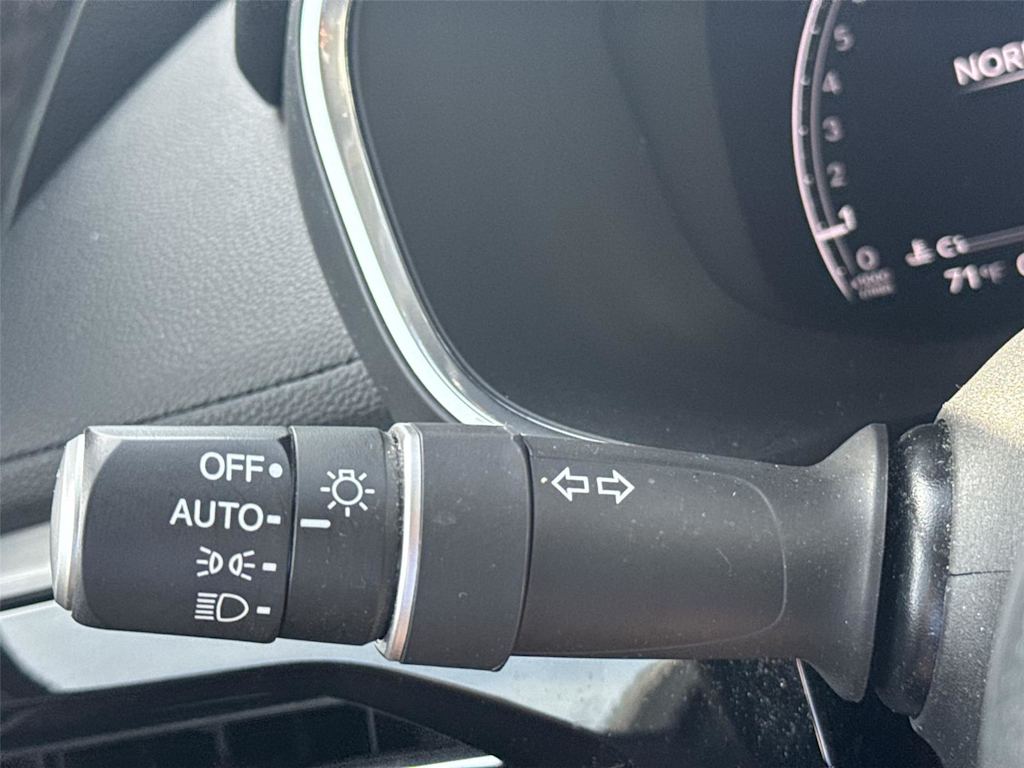 Thumbnail: 2023 Acura MDX - 13