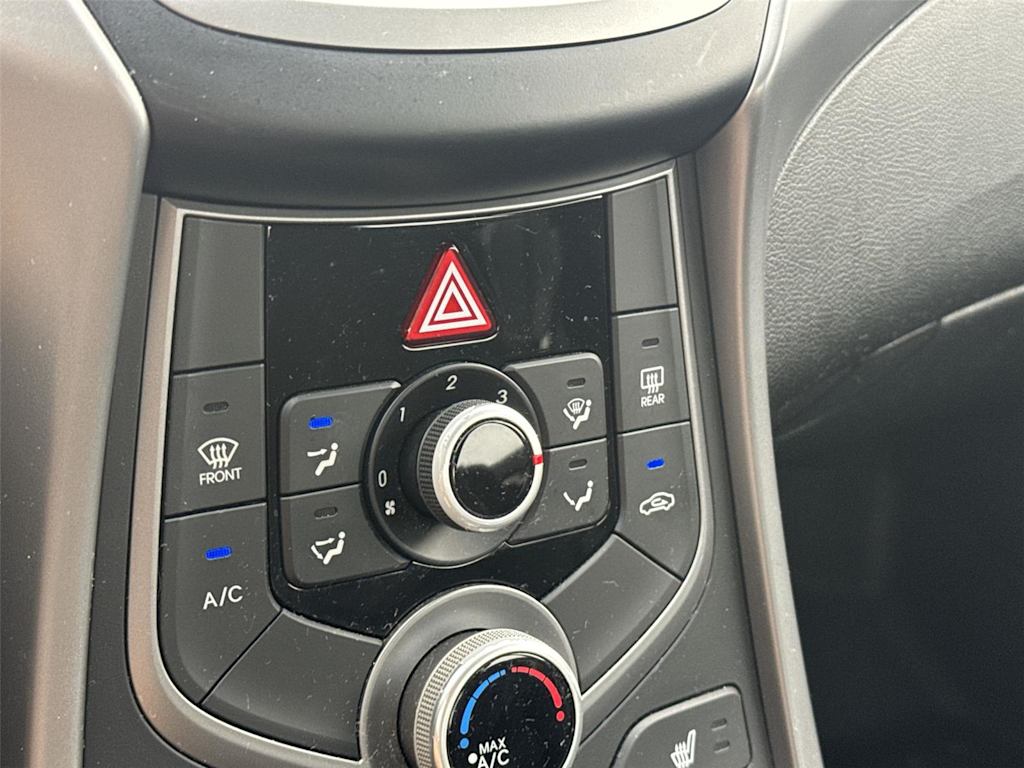 Thumbnail: 2016 Hyundai Elantra - 29