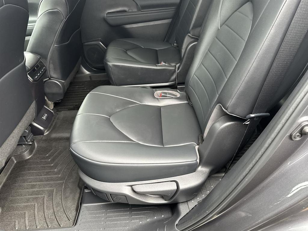 2023 Toyota Highlander XLE 10