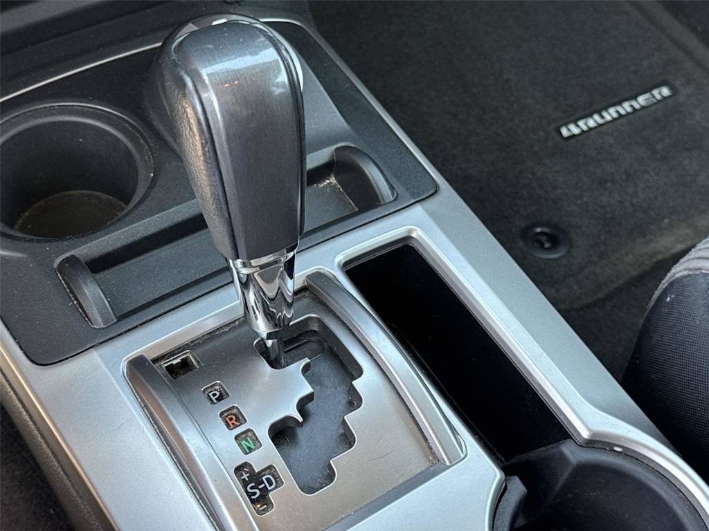 Thumbnail: 2015 Toyota 4Runner - 29