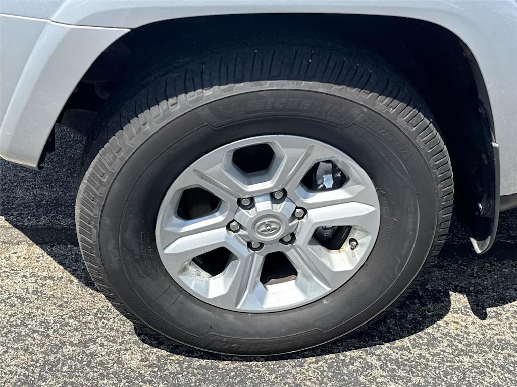 Thumbnail: 2015 Toyota 4Runner - 8
