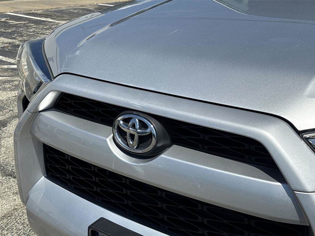 Thumbnail: 2015 Toyota 4Runner - 7