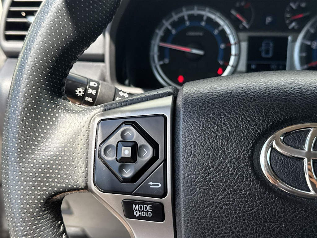 Thumbnail: 2015 Toyota 4Runner - 23