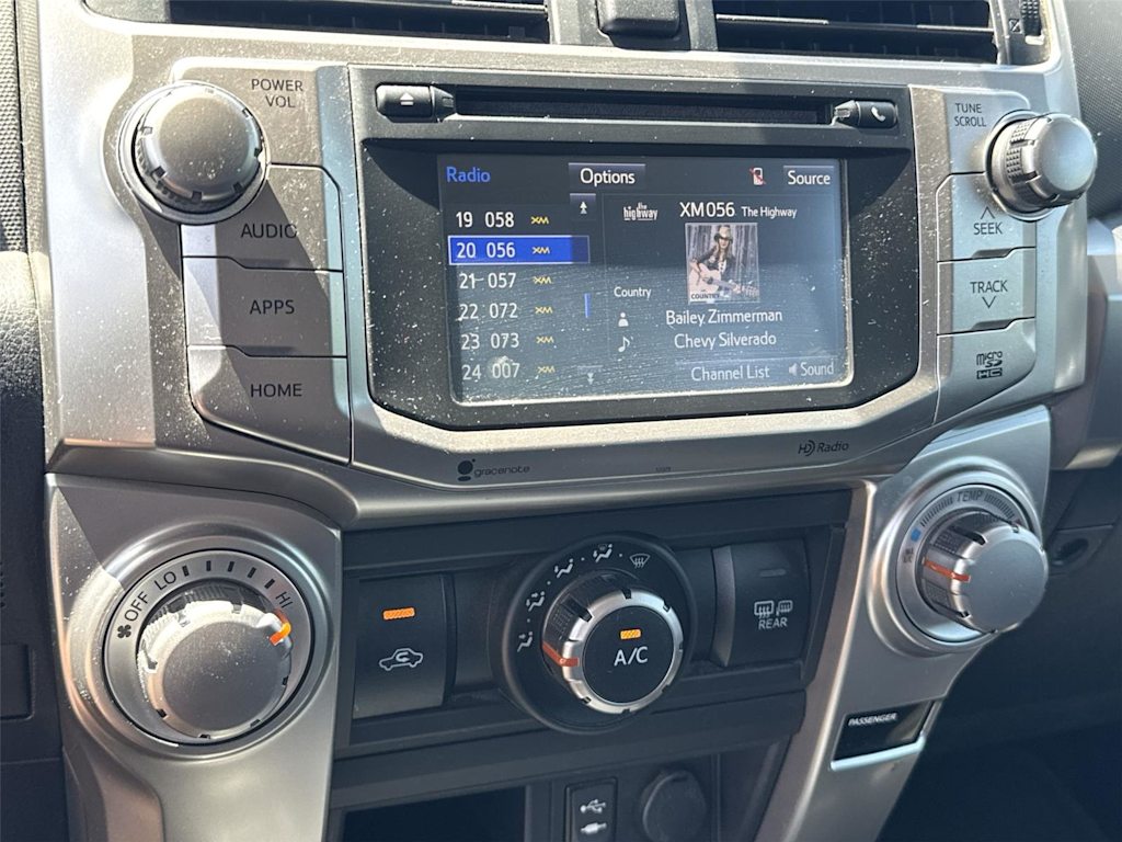 Thumbnail: 2015 Toyota 4Runner - 30