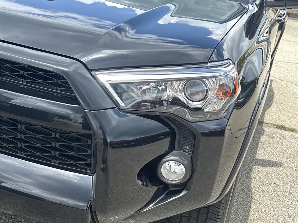 Thumbnail: 2019 Toyota 4Runner - 19