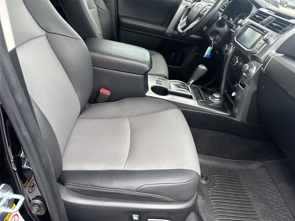 Thumbnail: 2019 Toyota 4Runner - 10