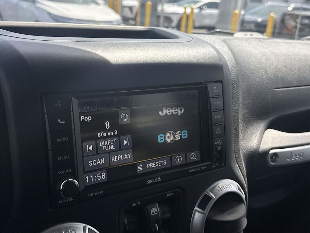 Thumbnail: 2016 Jeep Wrangler - 9