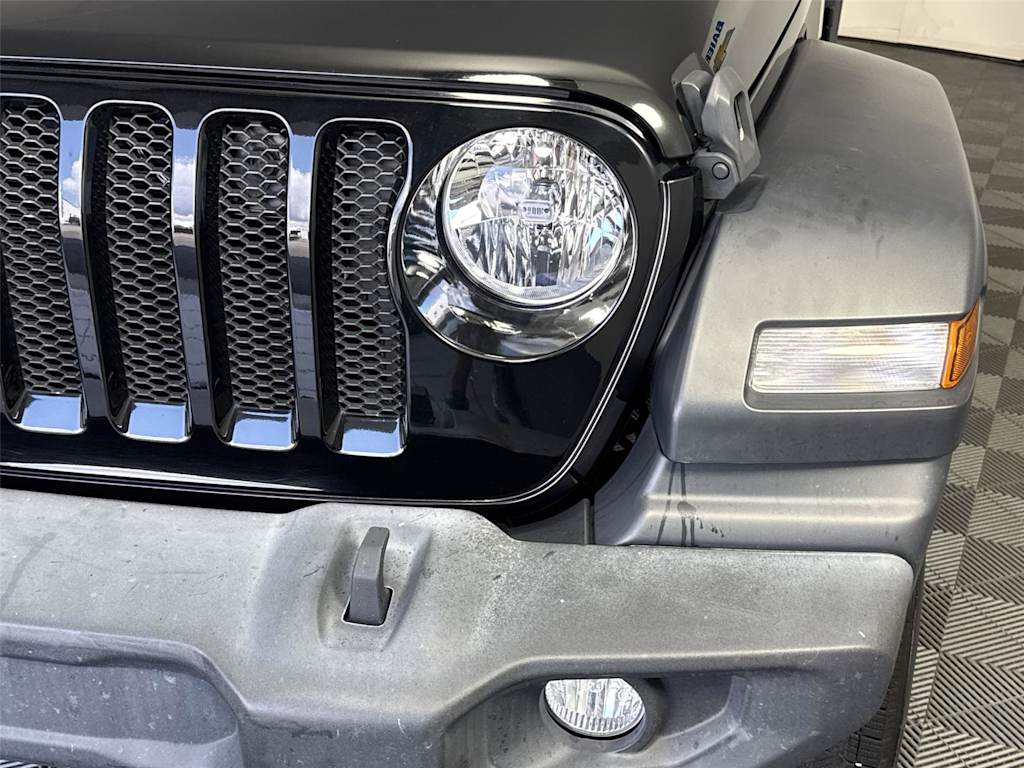 Thumbnail: 2020 Jeep Wrangler - 18