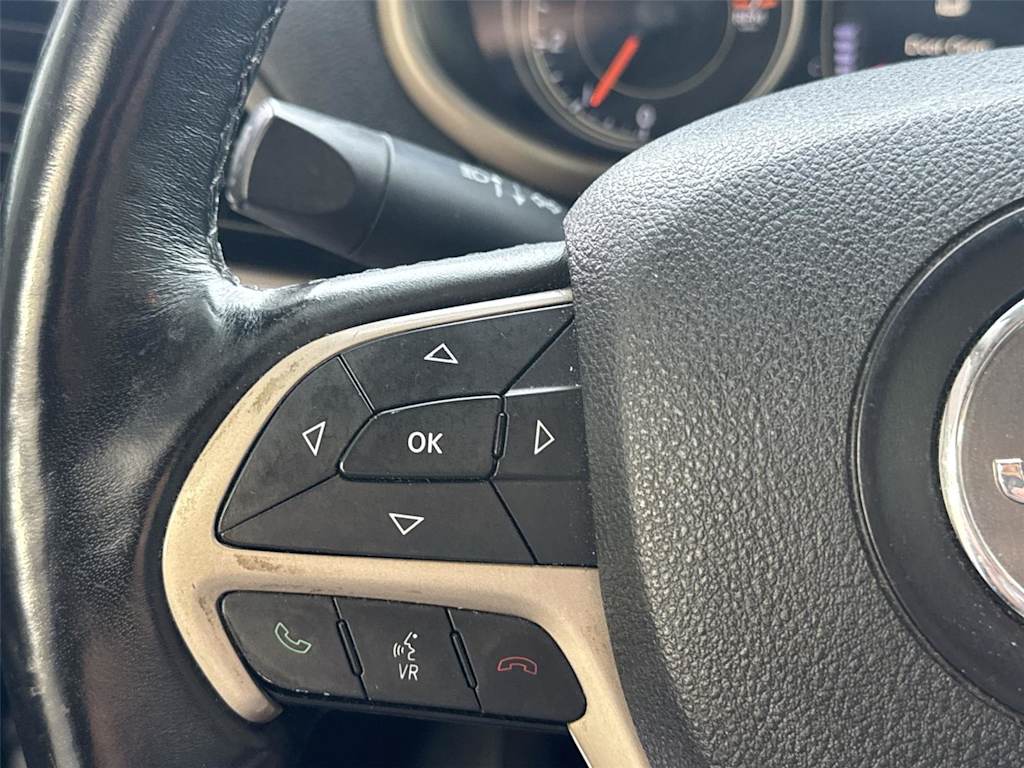 Thumbnail: 2017 Jeep Cherokee - 22