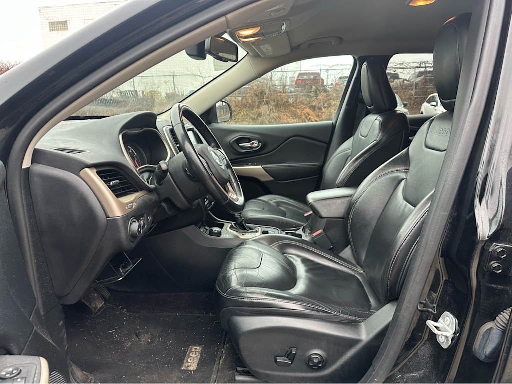 Thumbnail: 2018 Jeep Cherokee - 8