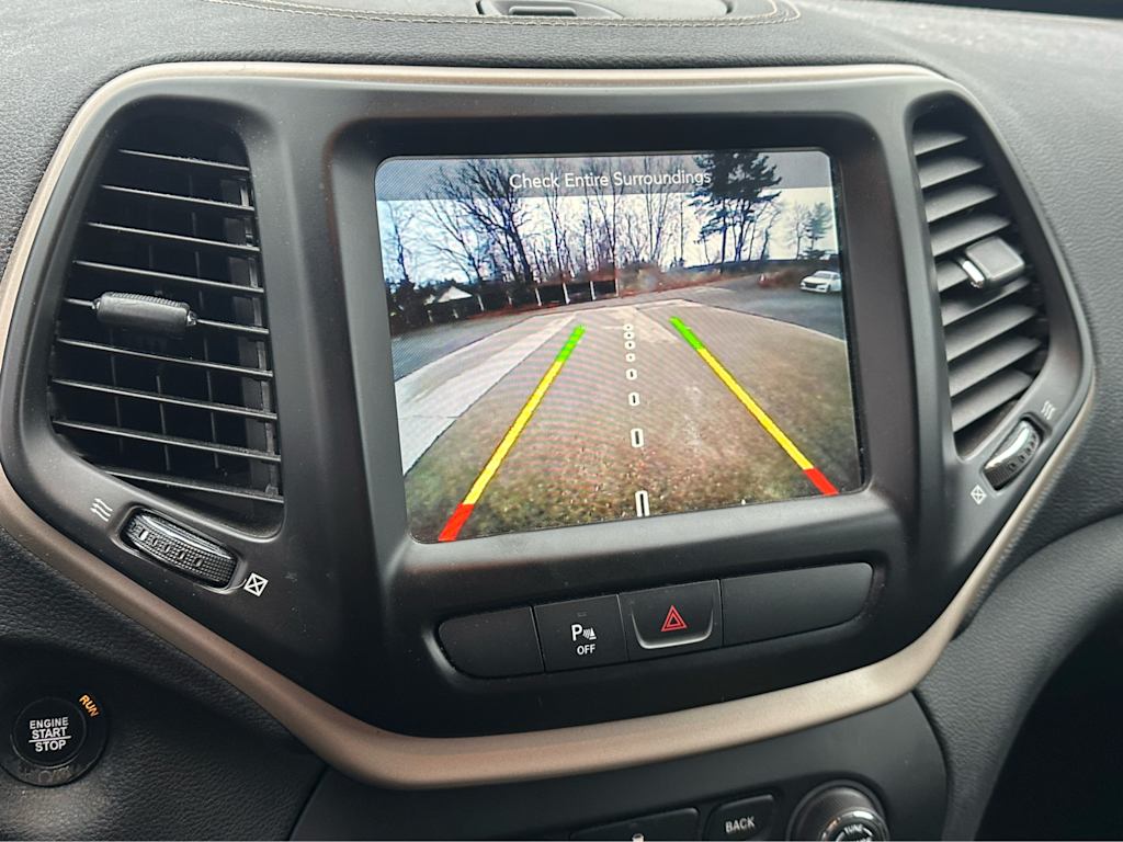 Thumbnail: 2018 Jeep Cherokee - 17