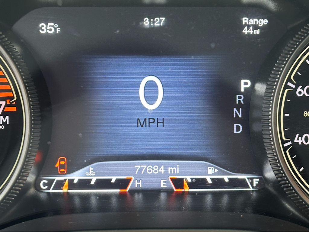 Thumbnail: 2018 Jeep Cherokee - 23