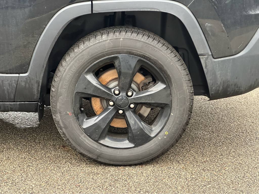 Thumbnail: 2018 Jeep Cherokee - 7