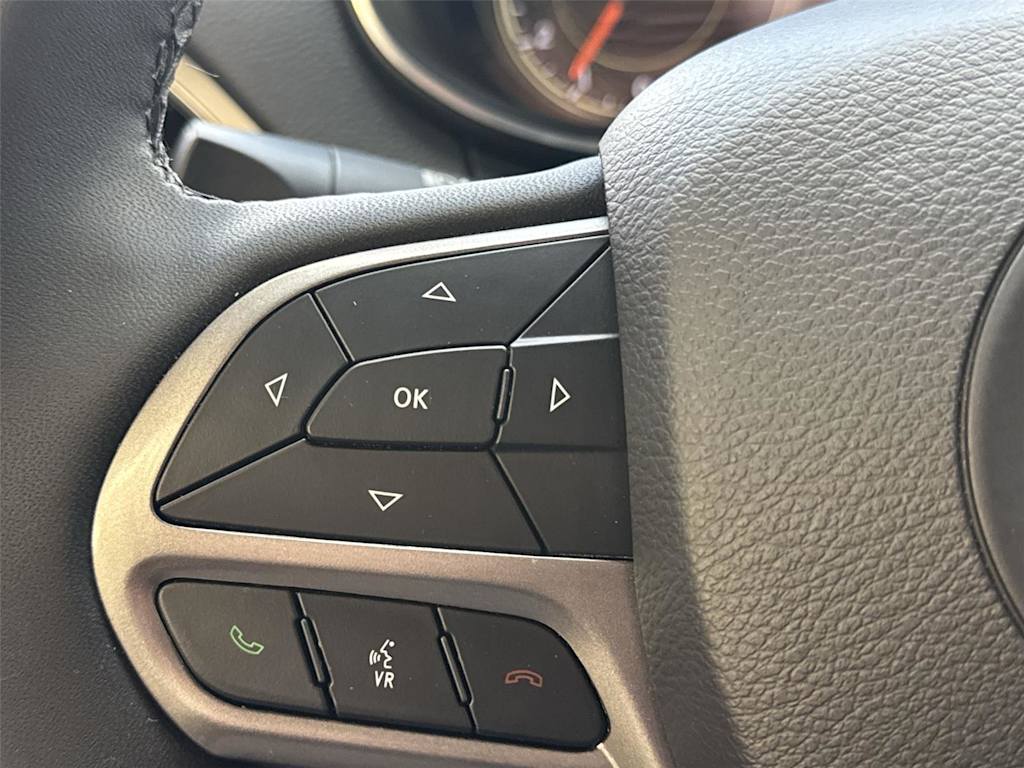 Thumbnail: 2022 Jeep Cherokee - 25