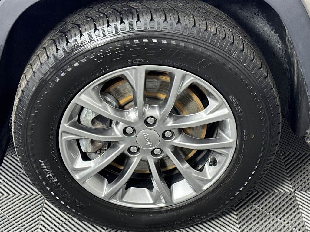 Thumbnail: 2019 Jeep Cherokee - 6