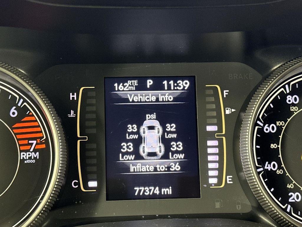 Thumbnail: 2019 Jeep Cherokee - 30