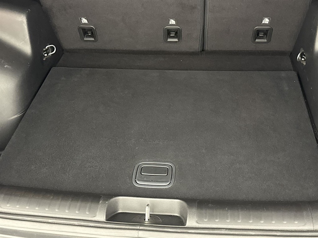 Thumbnail: 2019 Jeep Cherokee - 13