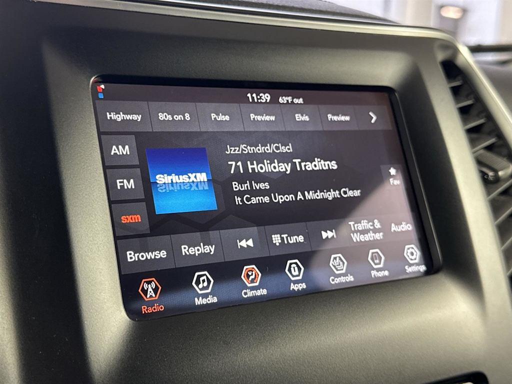 Thumbnail: 2019 Jeep Cherokee - 10