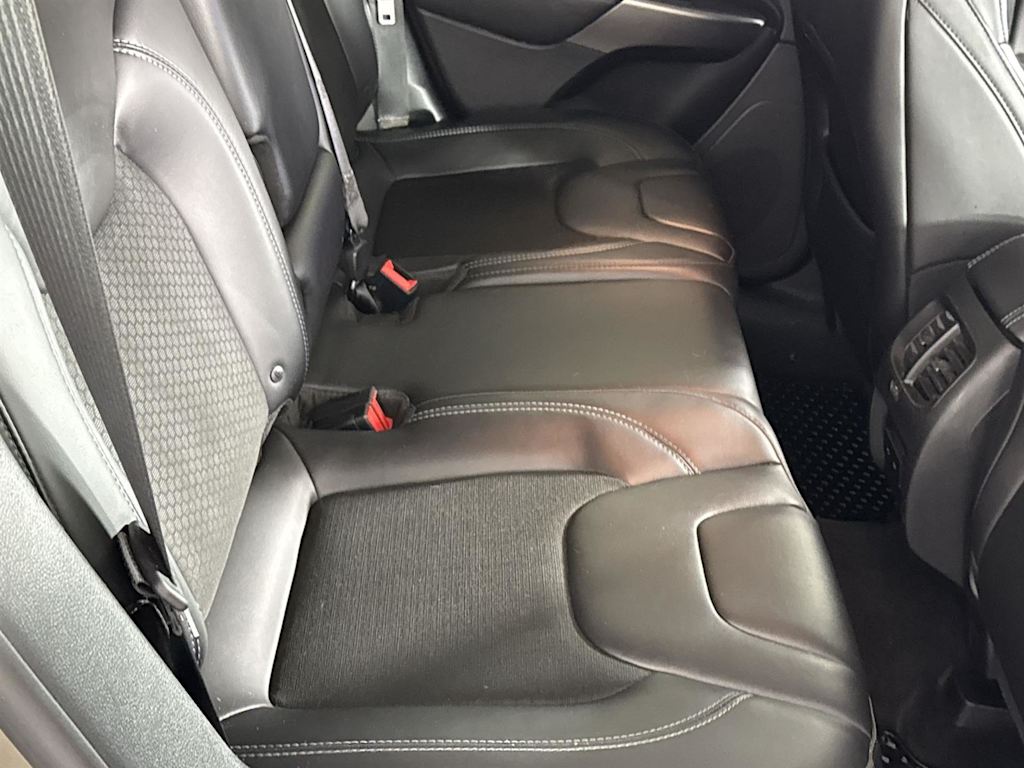 Thumbnail: 2019 Jeep Cherokee - 8