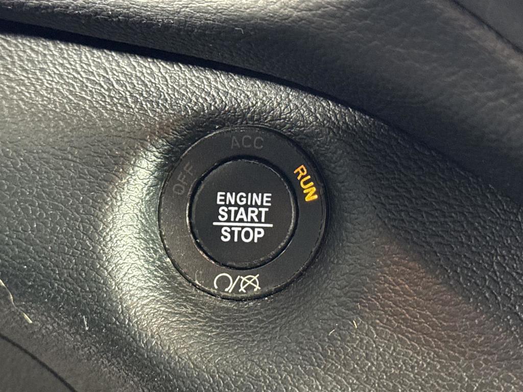 Thumbnail: 2019 Jeep Cherokee - 29