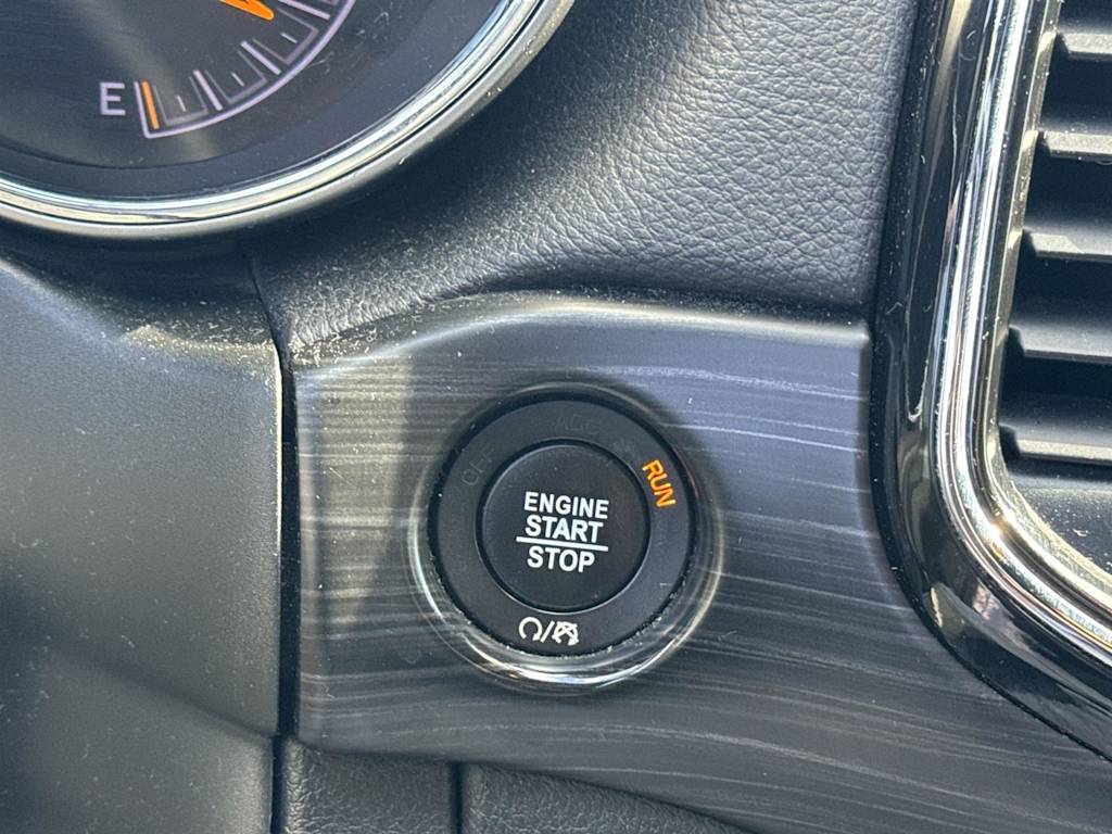 Thumbnail: 2020 Jeep Grand Cherokee - 30