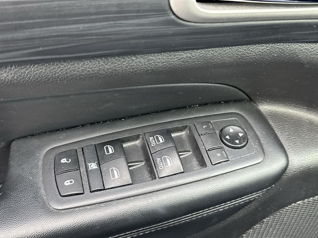 Thumbnail: 2020 Jeep Grand Cherokee - 25