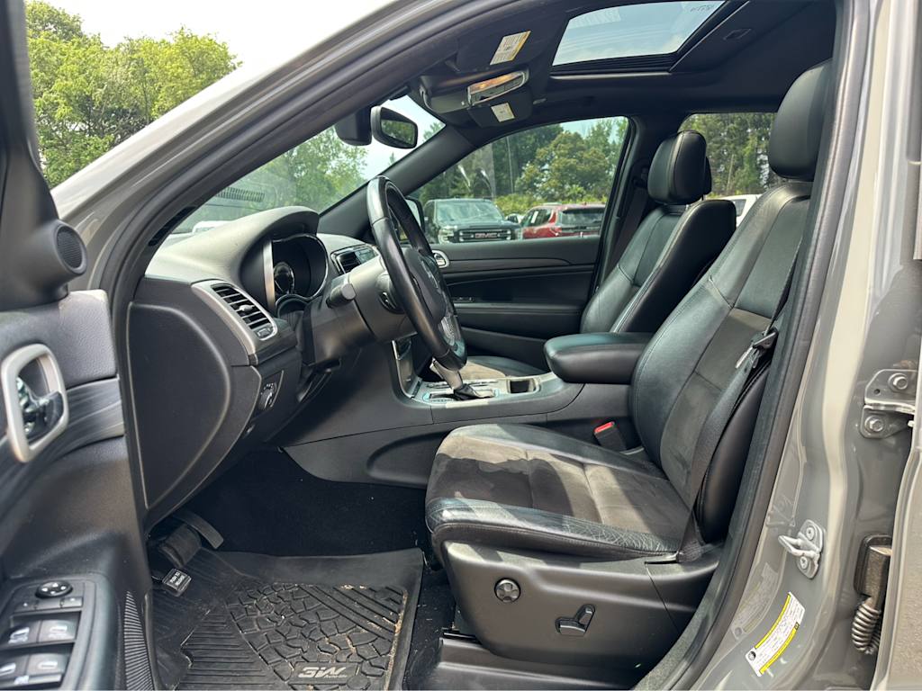 Thumbnail: 2020 Jeep Grand Cherokee - 8