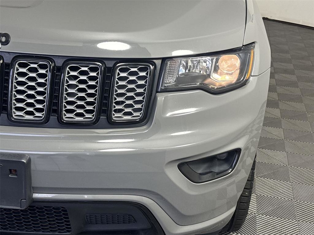 Thumbnail: 2020 Jeep Grand Cherokee - 16