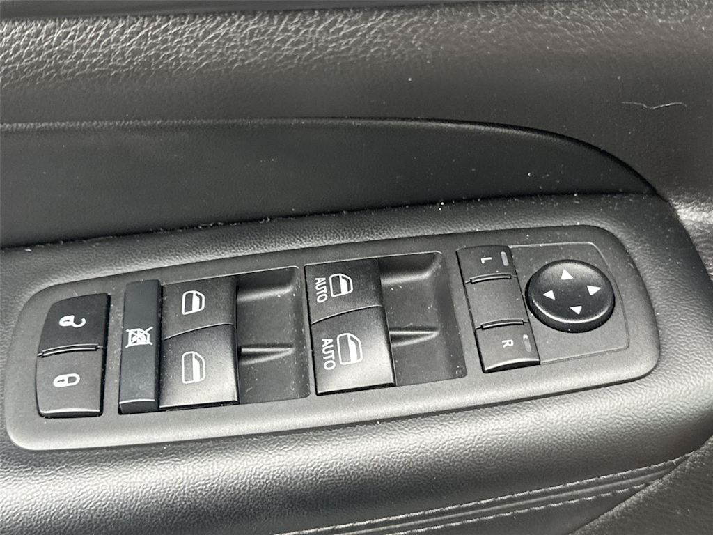 Thumbnail: 2020 Jeep Grand Cherokee - 23