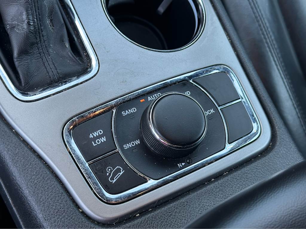 Thumbnail: 2020 Jeep Grand Cherokee - 21