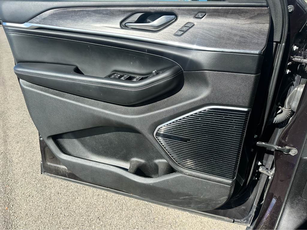 Thumbnail: 2022 Jeep Grand Cherokee L - 22