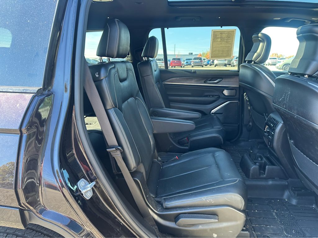 Thumbnail: 2022 Jeep Grand Cherokee L - 23