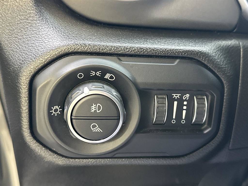 Thumbnail: 2022 Jeep Gladiator - 24