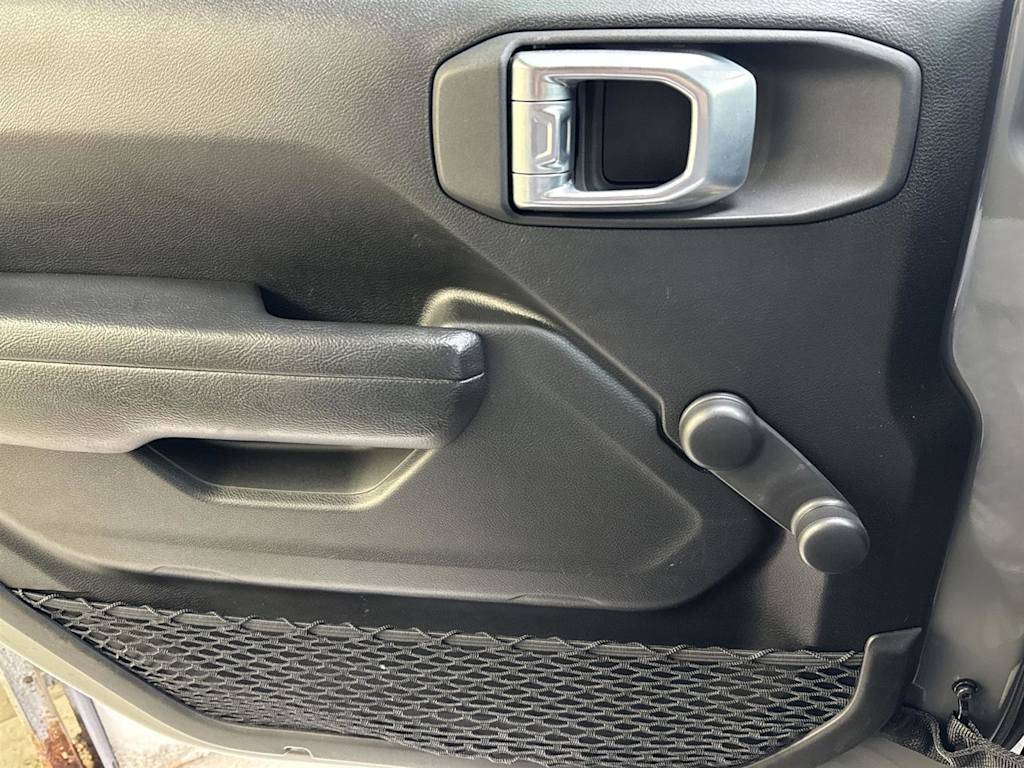 Thumbnail: 2022 Jeep Gladiator - 22